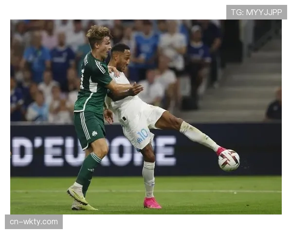 帕纳辛纳科斯门将点球扑救成晋级关键，心理素质经受住考验