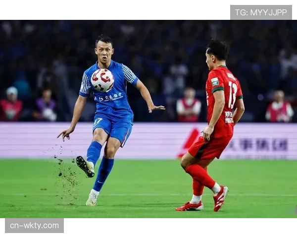 申花朱辰杰头球破门建功,中卫轮换中保持定位球威胁 申花朱辰杰头球破门建功,中卫轮换中保持定位球威胁